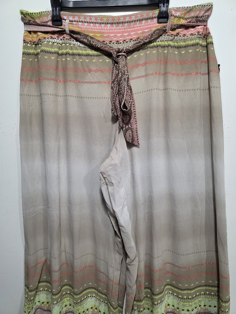 NWT! HeartSoul Plus 3X Boho Wide Leg Pants Tribal Print Elastic Waist Flowy - Picture 5 of 9